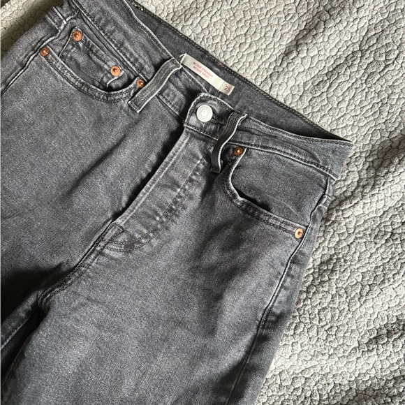 Levi’s Wedgie Straight Jeans - Picture 1 of 3